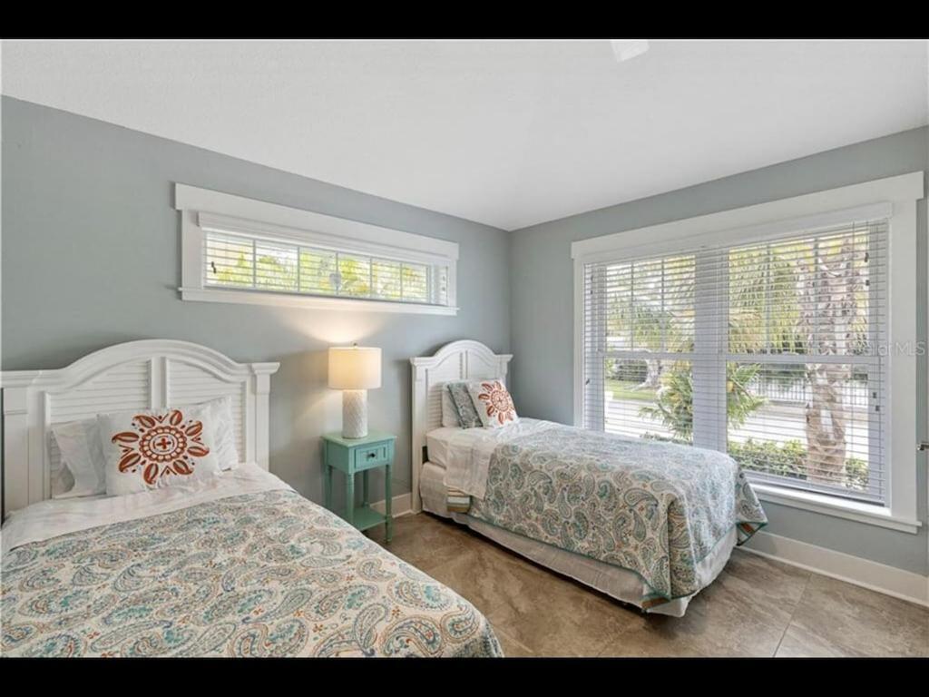Ami/Holmes Beach - 3/2 Home - Private Heated Pool And Yard - Walk To Beach Exterior photo
