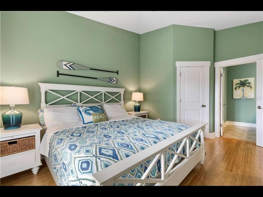 Ami/Holmes Beach - 3/2 Home - Private Heated Pool And Yard - Walk To Beach Exterior photo