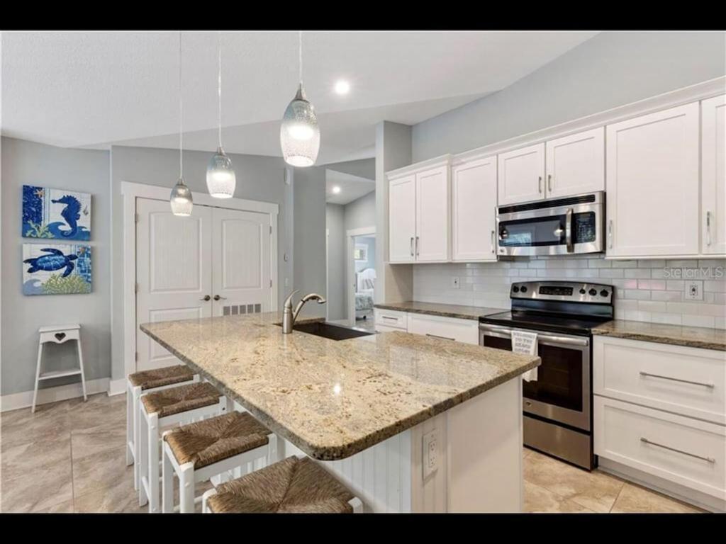 Ami/Holmes Beach - 3/2 Home - Private Heated Pool And Yard - Walk To Beach Exterior photo