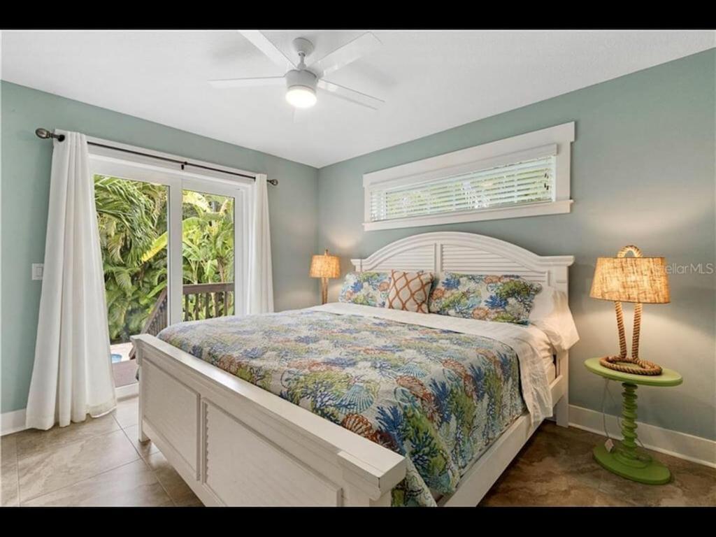 Ami/Holmes Beach - 3/2 Home - Private Heated Pool And Yard - Walk To Beach Exterior photo