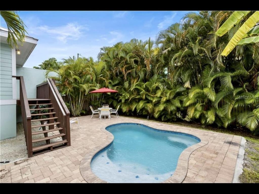 Ami/Holmes Beach - 3/2 Home - Private Heated Pool And Yard - Walk To Beach Exterior photo