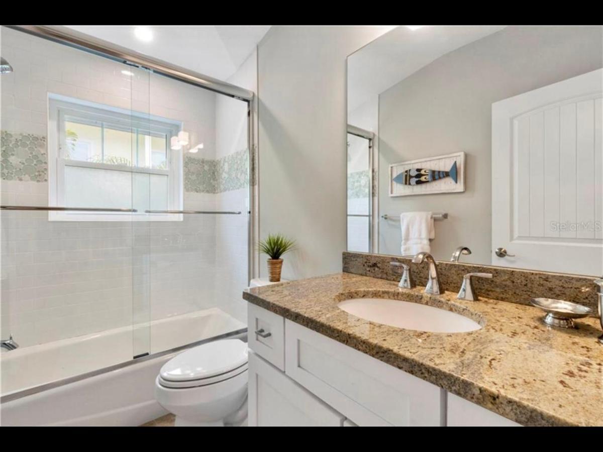 Ami/Holmes Beach - 3/2 Home - Private Heated Pool And Yard - Walk To Beach Exterior photo